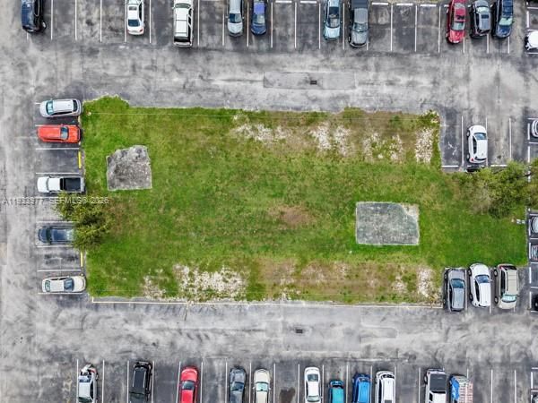 На продажу: $270,000 (2 спален, 1 ванн, 920 Квадратных фут)