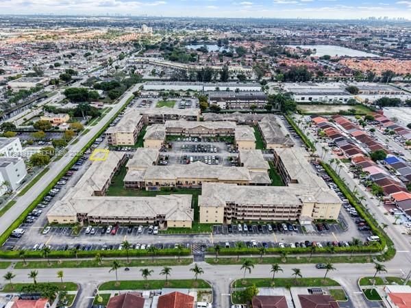 На продажу: $270,000 (2 спален, 1 ванн, 920 Квадратных фут)