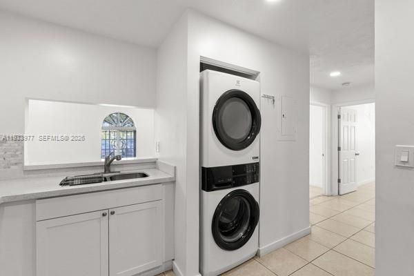 На продажу: $270,000 (2 спален, 1 ванн, 920 Квадратных фут)