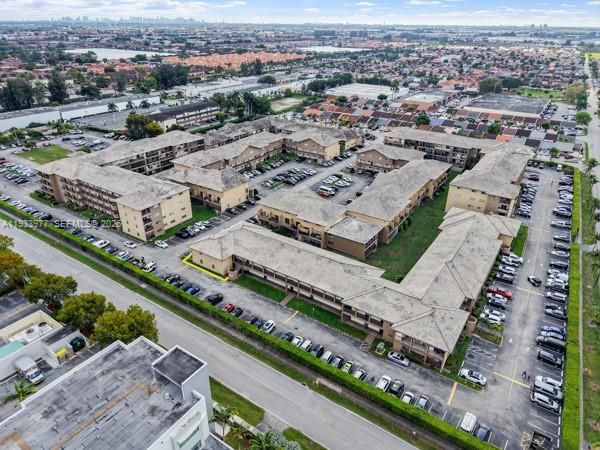 На продажу: $270,000 (2 спален, 1 ванн, 920 Квадратных фут)