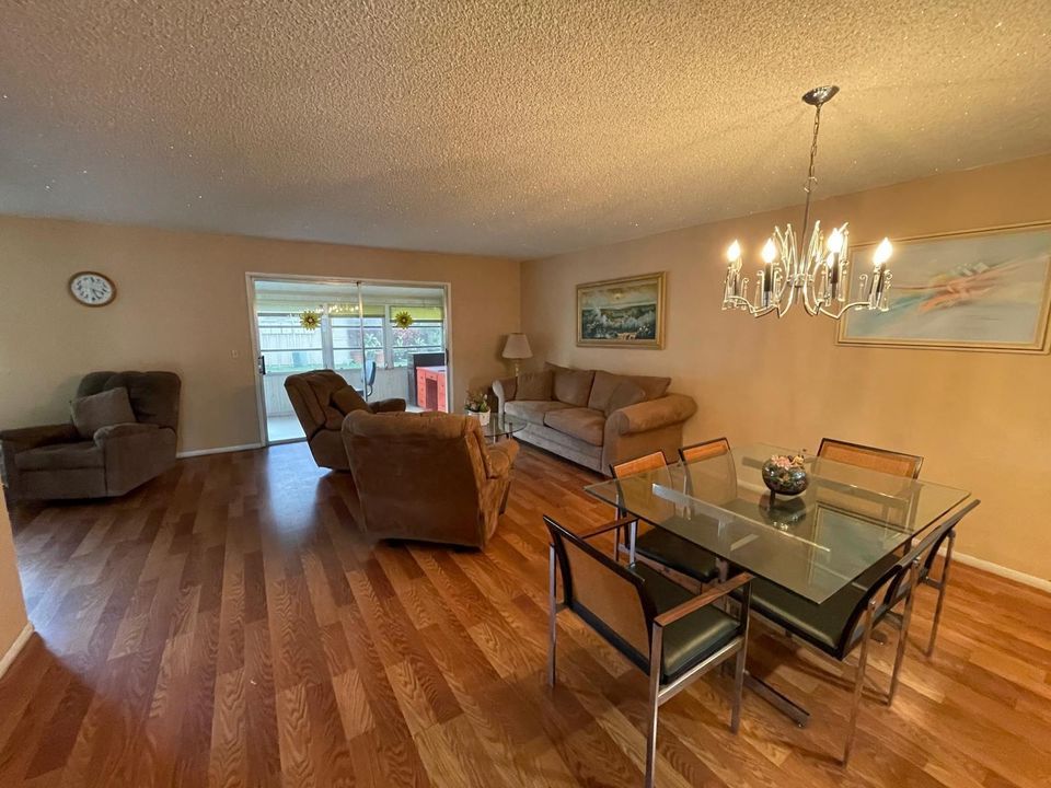 Living Room/ Dining room