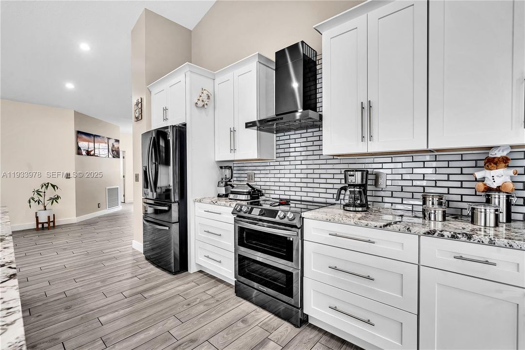 出租: $3,900 (3 贝兹, 2 浴室, 1778 平方英尺)