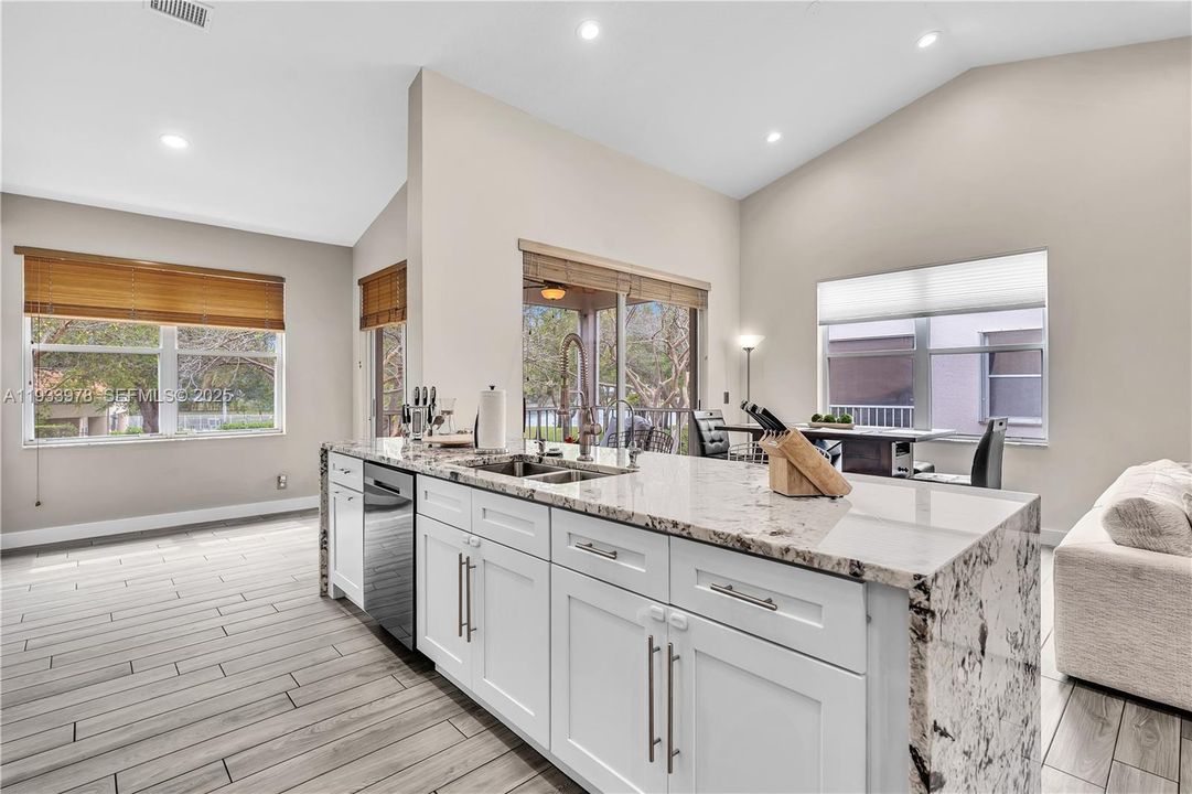 出租: $3,900 (3 贝兹, 2 浴室, 1778 平方英尺)