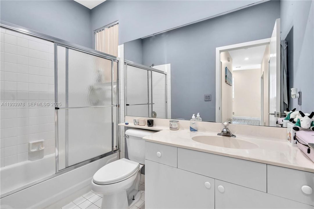 出租: $3,900 (3 贝兹, 2 浴室, 1778 平方英尺)