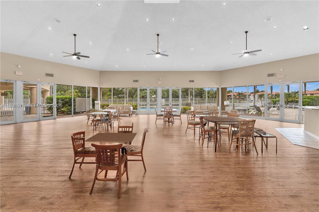 出租: $3,900 (3 贝兹, 2 浴室, 1778 平方英尺)