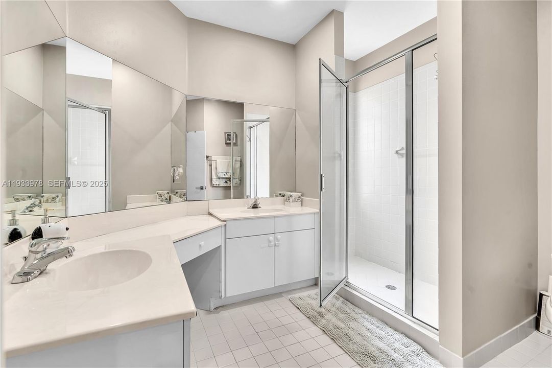 出租: $3,900 (3 贝兹, 2 浴室, 1778 平方英尺)