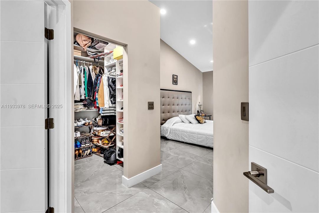 出租: $3,900 (3 贝兹, 2 浴室, 1778 平方英尺)