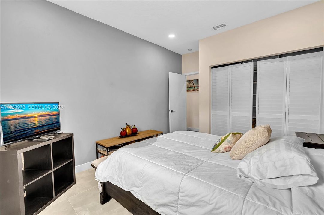 出租: $3,900 (3 贝兹, 2 浴室, 1778 平方英尺)