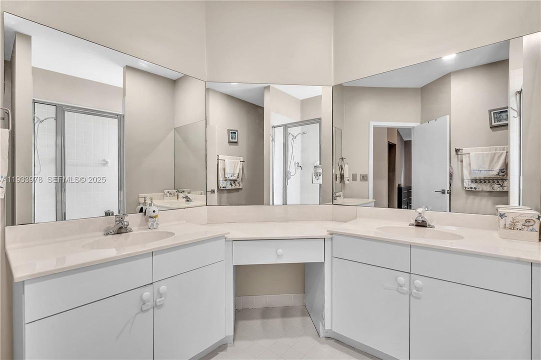 出租: $3,900 (3 贝兹, 2 浴室, 1778 平方英尺)