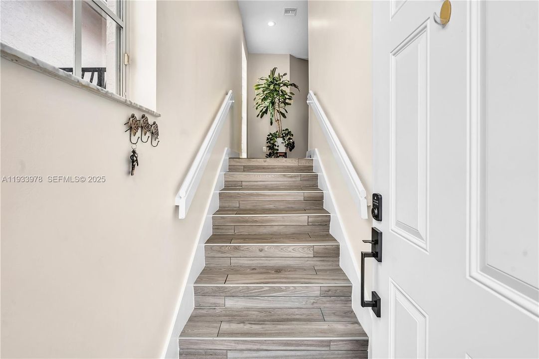 出租: $3,900 (3 贝兹, 2 浴室, 1778 平方英尺)