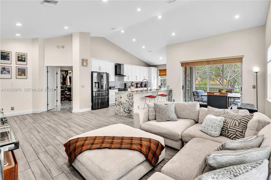 出租: $3,900 (3 贝兹, 2 浴室, 1778 平方英尺)