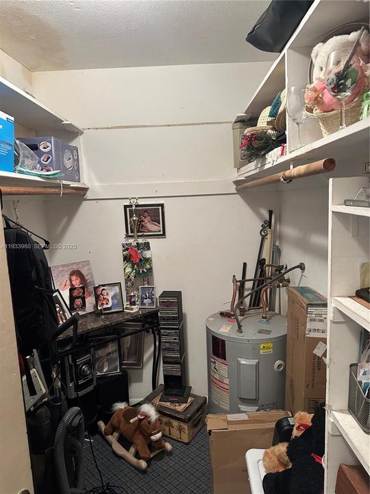 На продажу: $115,000 (1 спален, 1 ванн, 640 Квадратных фут)