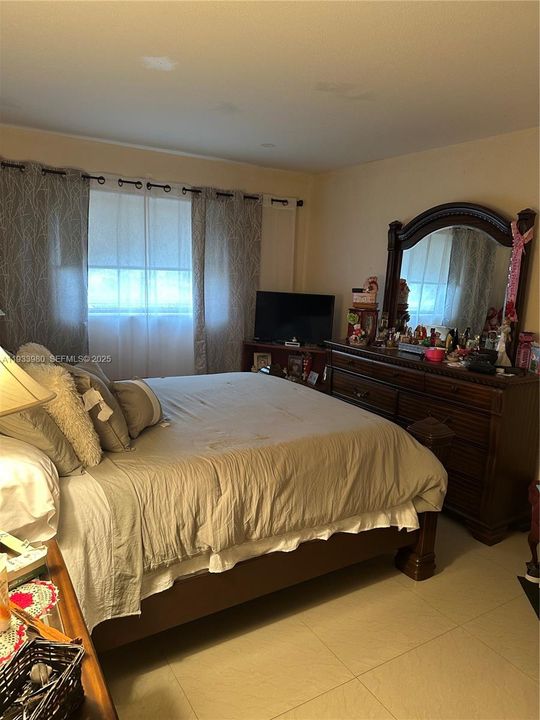 На продажу: $115,000 (1 спален, 1 ванн, 640 Квадратных фут)