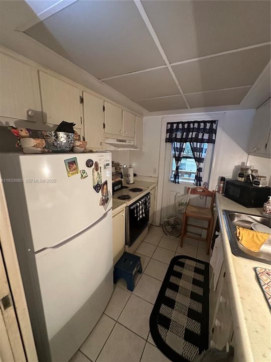 На продажу: $115,000 (1 спален, 1 ванн, 640 Квадратных фут)