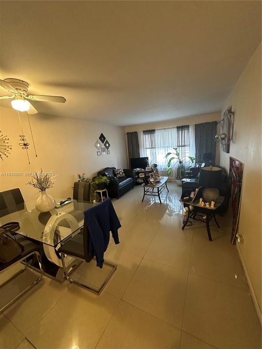 На продажу: $115,000 (1 спален, 1 ванн, 640 Квадратных фут)