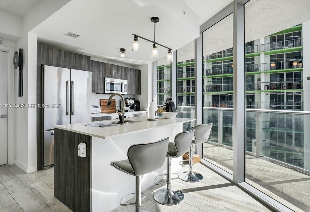 В аренду: $5,750 (2 спален, 2 ванн, 1171 Квадратных фут)