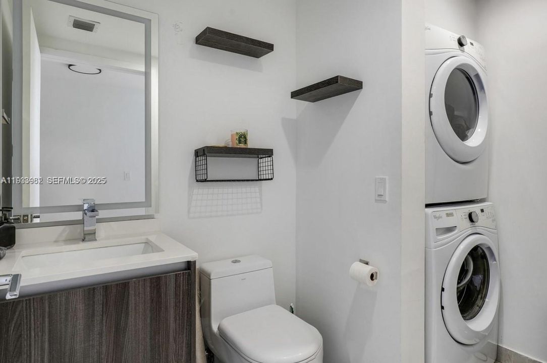 В аренду: $5,750 (2 спален, 2 ванн, 1171 Квадратных фут)