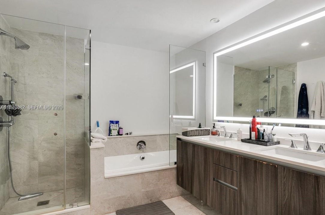 В аренду: $5,750 (2 спален, 2 ванн, 1171 Квадратных фут)