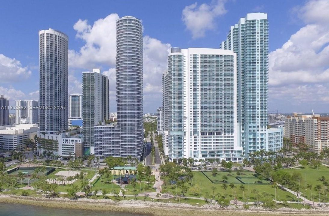 В аренду: $5,750 (2 спален, 2 ванн, 1171 Квадратных фут)