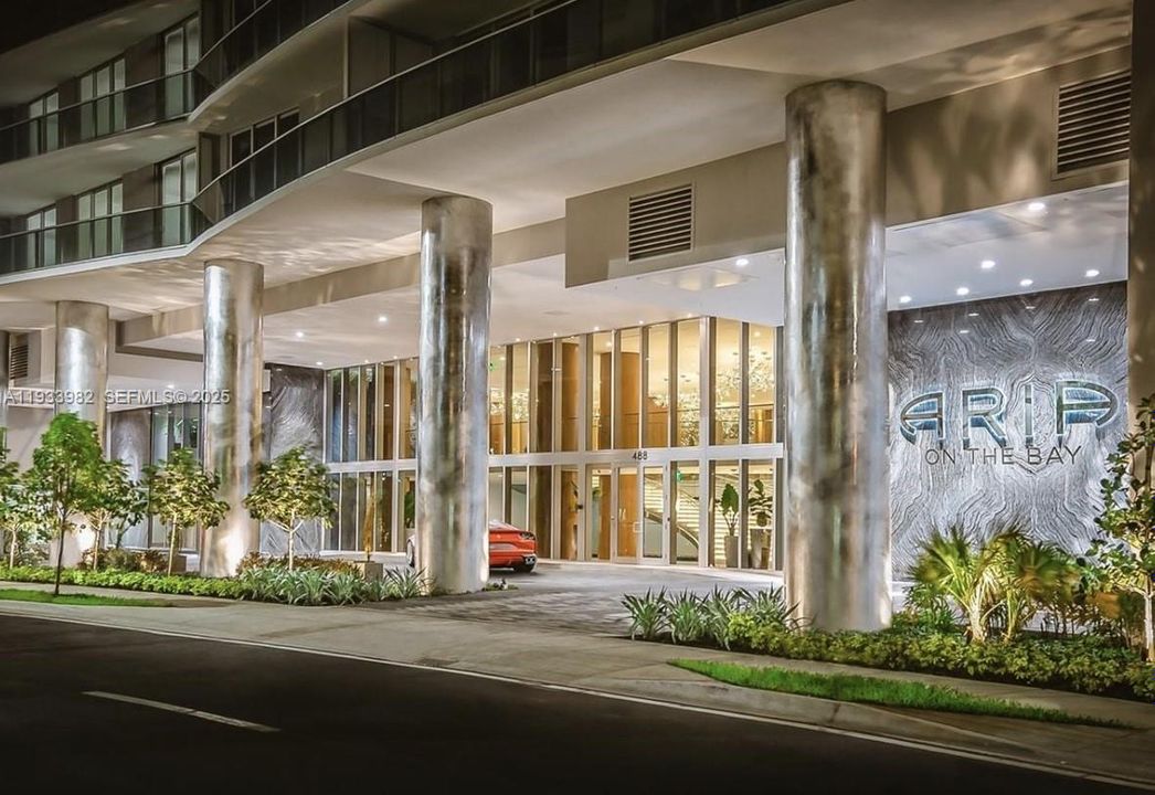 В аренду: $5,750 (2 спален, 2 ванн, 1171 Квадратных фут)