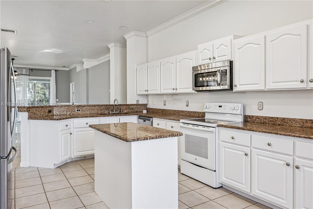 待售: $315,000 (3 贝兹, 2 浴室, 1844 平方英尺)