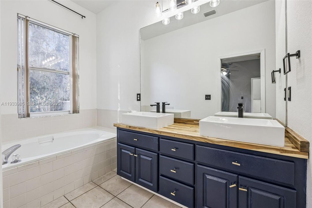 待售: $315,000 (3 贝兹, 2 浴室, 1844 平方英尺)