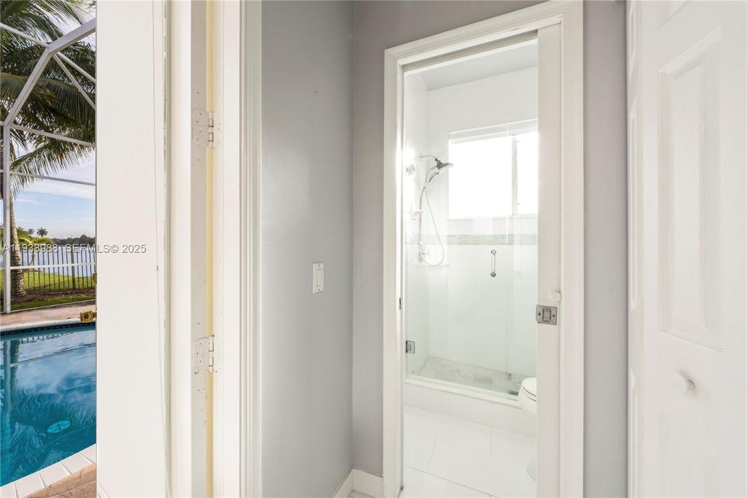 En Venta: $1,325,000 (4 camas, 3 baños, 2874 Pies cuadrados)