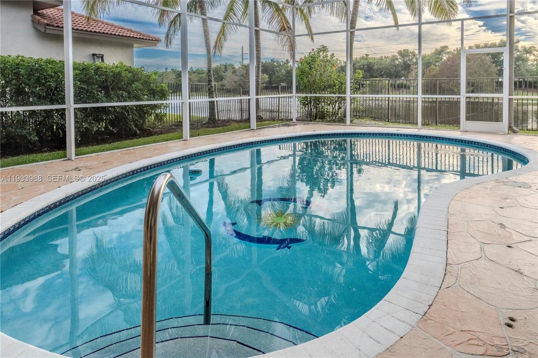 En Venta: $1,325,000 (4 camas, 3 baños, 2874 Pies cuadrados)