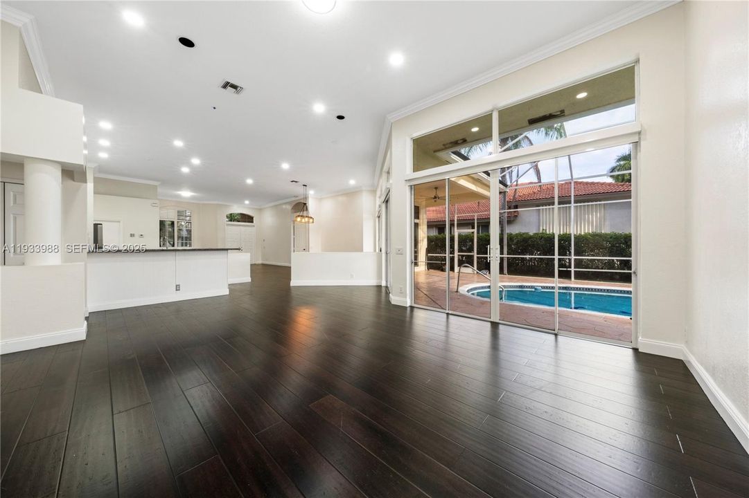 En Venta: $1,325,000 (4 camas, 3 baños, 2874 Pies cuadrados)