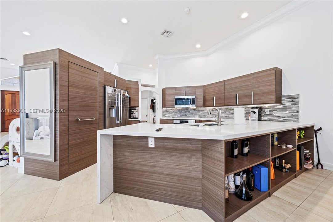 En Venta: $1,325,000 (5 camas, 3 baños, 2644 Pies cuadrados)