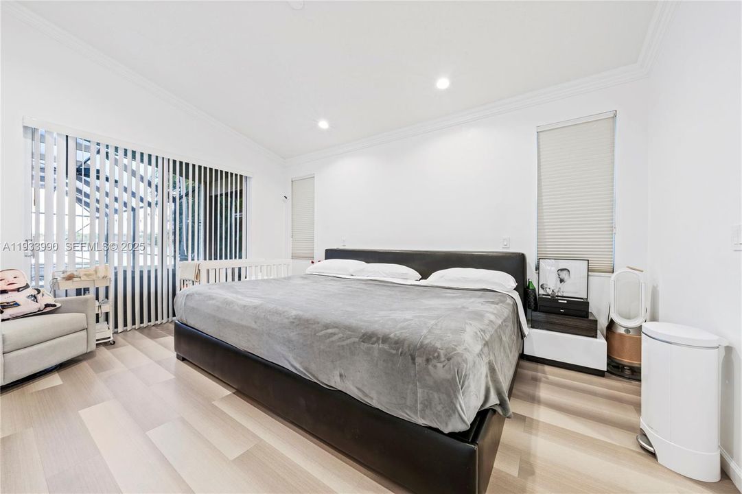 En Venta: $1,325,000 (5 camas, 3 baños, 2644 Pies cuadrados)