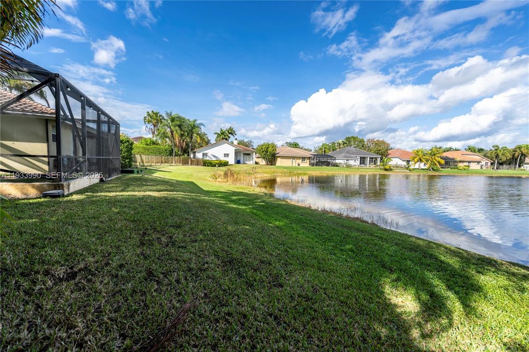 En Venta: $1,325,000 (5 camas, 3 baños, 2644 Pies cuadrados)