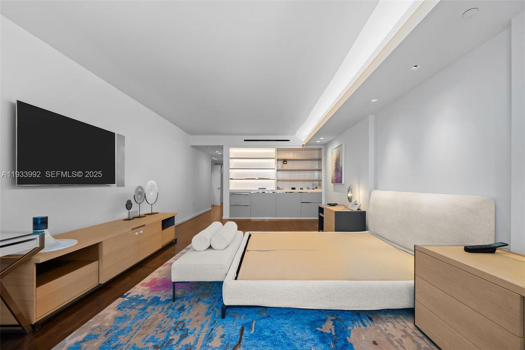 Primary Bedroom facing West