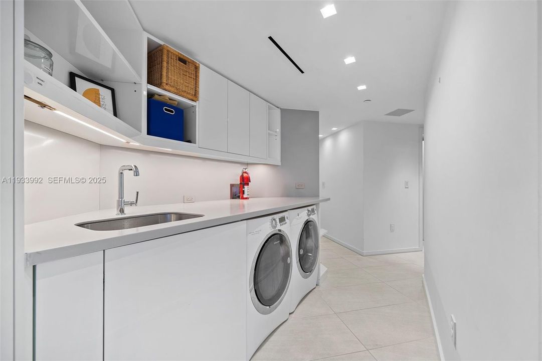 待售: $4,250,000 (3 贝兹, 3 浴室, 3230 平方英尺)