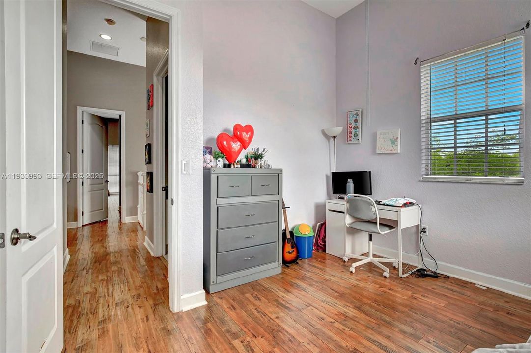 For Rent: $3,600 (3 beds, 2 baths, 2320 Square Feet)