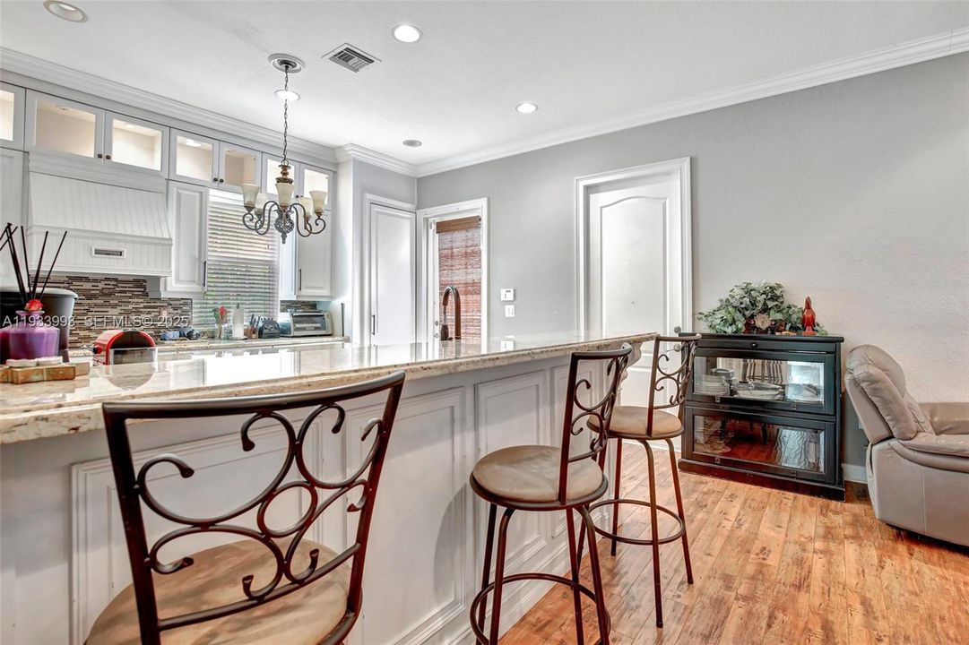 For Rent: $3,600 (3 beds, 2 baths, 2320 Square Feet)