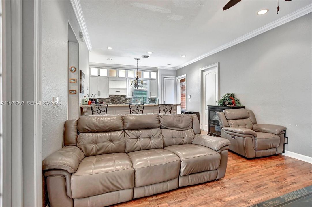 For Rent: $3,600 (3 beds, 2 baths, 2320 Square Feet)