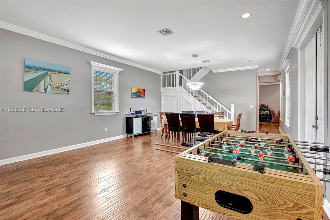 For Rent: $3,600 (3 beds, 2 baths, 2320 Square Feet)