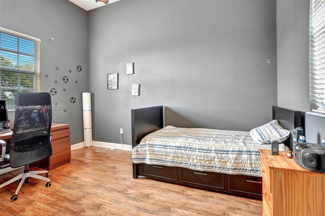 For Rent: $3,600 (3 beds, 2 baths, 2320 Square Feet)