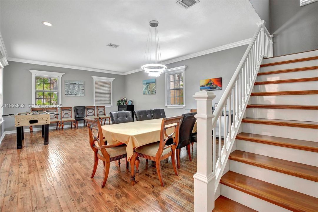 For Rent: $3,600 (3 beds, 2 baths, 2320 Square Feet)