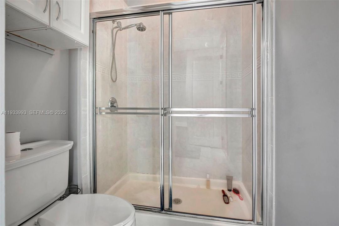 For Rent: $3,600 (3 beds, 2 baths, 2320 Square Feet)