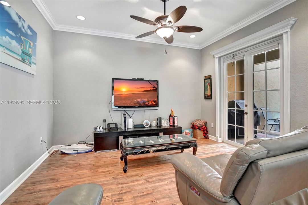 For Rent: $3,600 (3 beds, 2 baths, 2320 Square Feet)