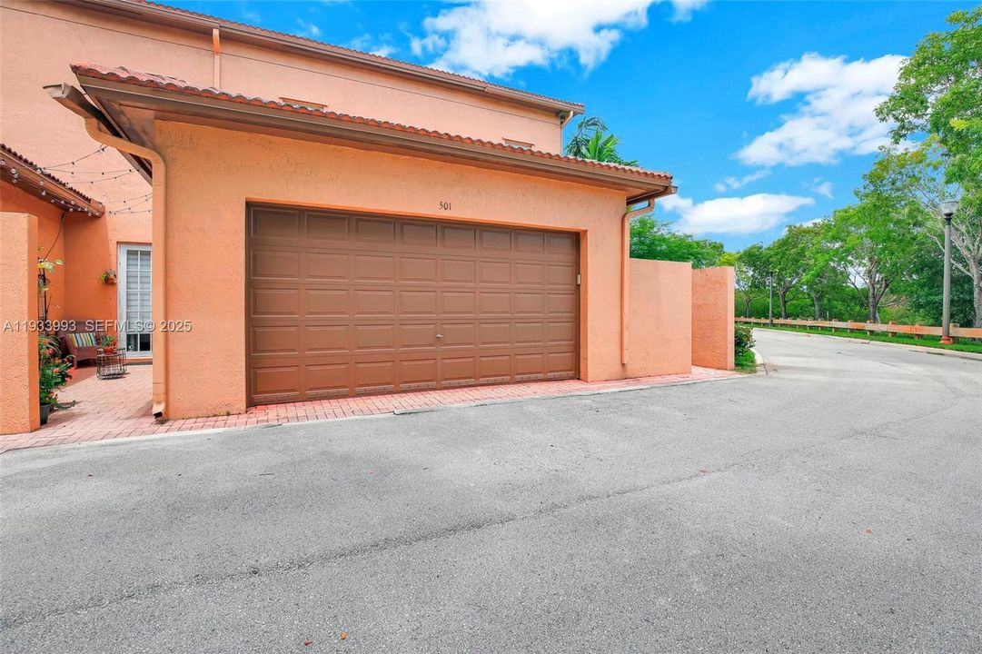 For Rent: $3,600 (3 beds, 2 baths, 2320 Square Feet)