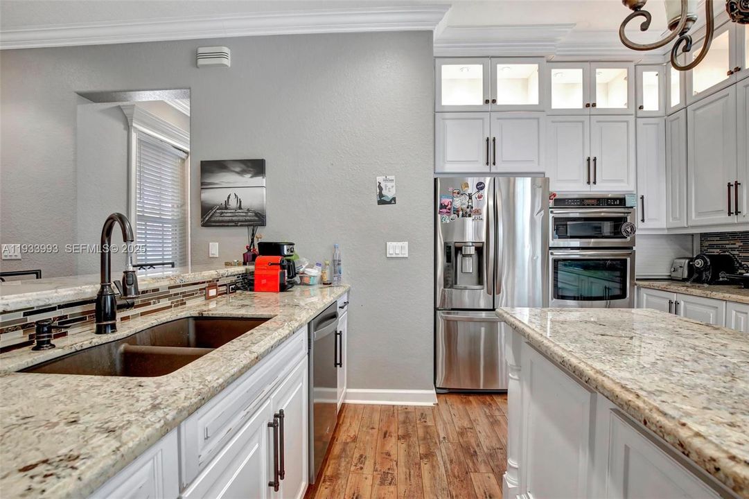 For Rent: $3,600 (3 beds, 2 baths, 2320 Square Feet)