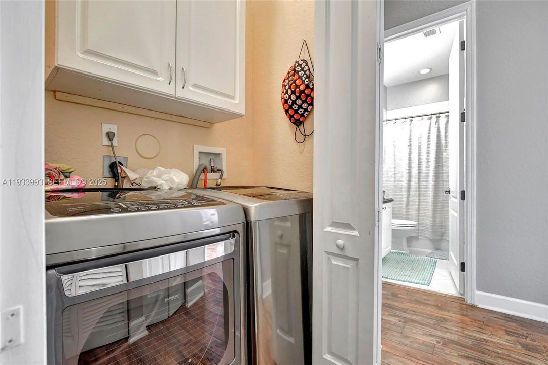 For Rent: $3,600 (3 beds, 2 baths, 2320 Square Feet)