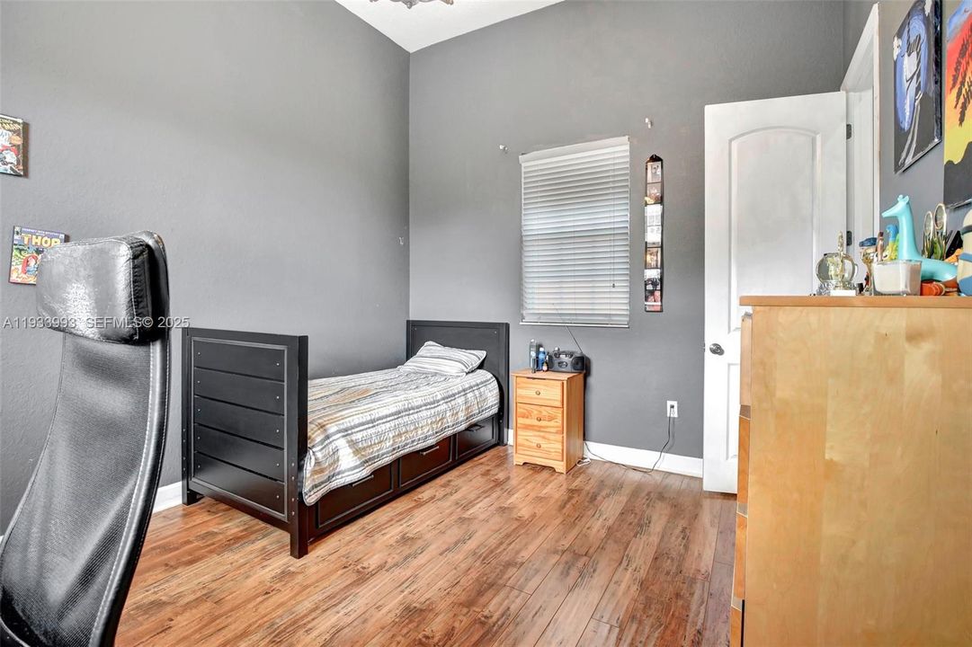 For Rent: $3,600 (3 beds, 2 baths, 2320 Square Feet)