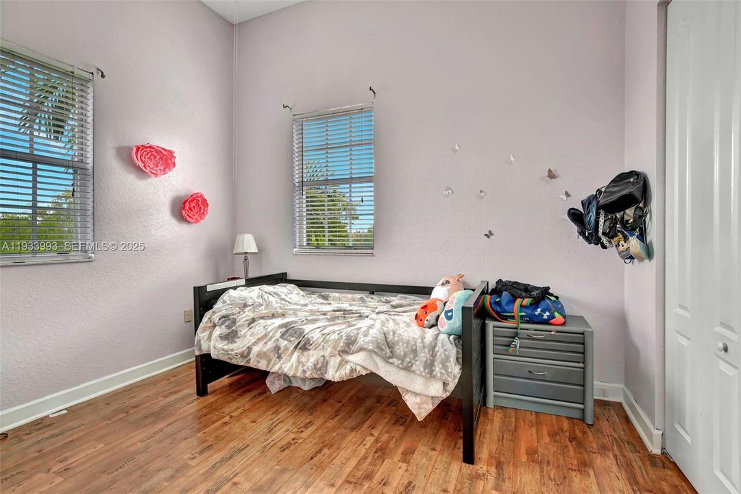 For Rent: $3,600 (3 beds, 2 baths, 2320 Square Feet)