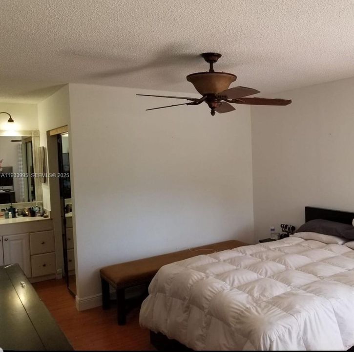 出租: $3,500 (3 贝兹, 2 浴室, 1480 平方英尺)