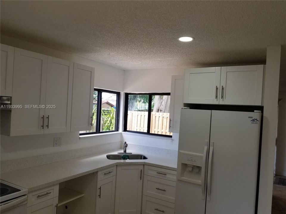 出租: $3,500 (3 贝兹, 2 浴室, 1480 平方英尺)