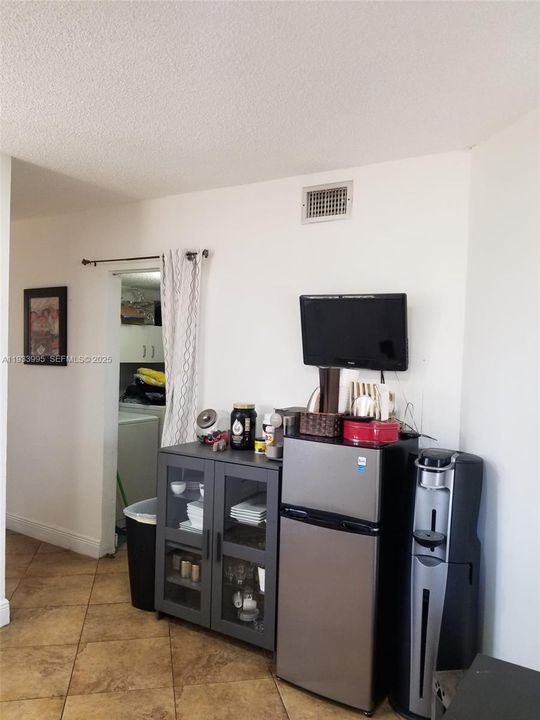 出租: $3,500 (3 贝兹, 2 浴室, 1480 平方英尺)